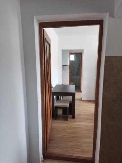 Apartament cu 2 camere decomandat, mobilat în Periferie