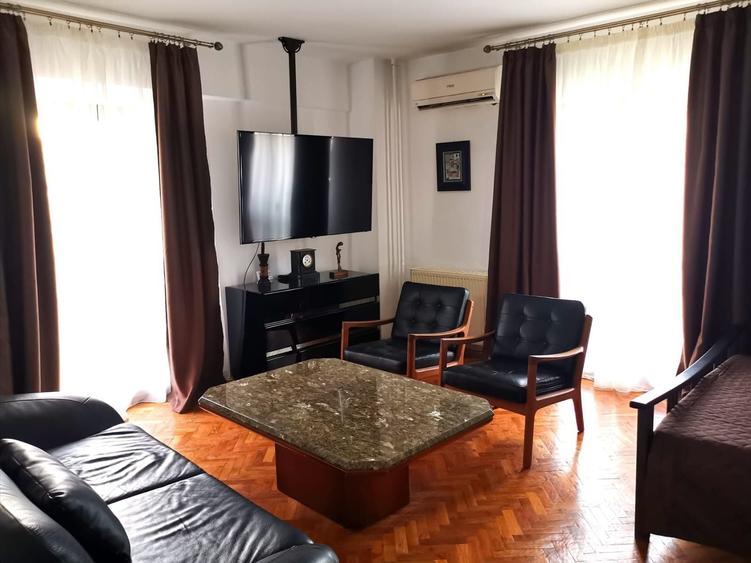 Garsonieră decomandată în Unirii