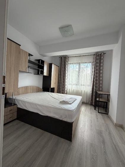 Apartament cu 2 camere decomandat, mobilat în Central