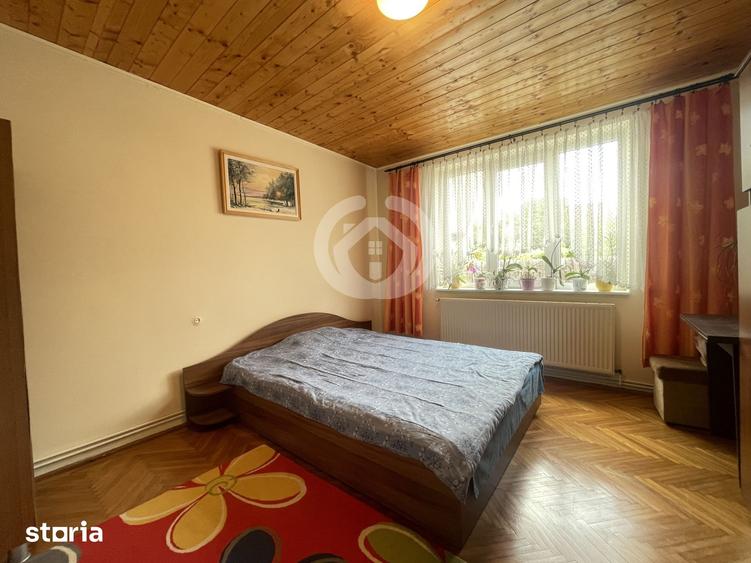 Casă cu 7 camere cu Teren 432 Mp în Lupeni