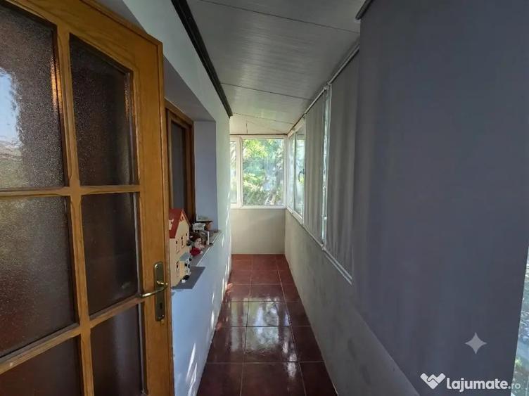 Apartament cu 3 camere decomandat în Sud
