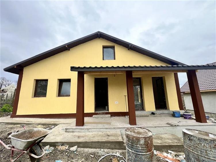 Casă individuală cu 3 camere cu Teren 600 Mp în Voinești
