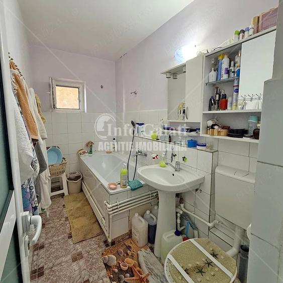 Apartament cu 3 camere decomandat în Micro 20