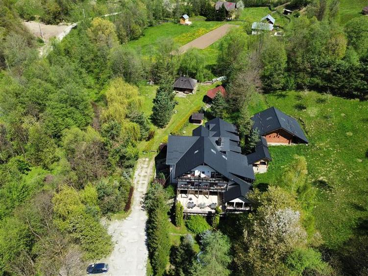 Hotel/Pensiune, de 1,172 mp, în Vama