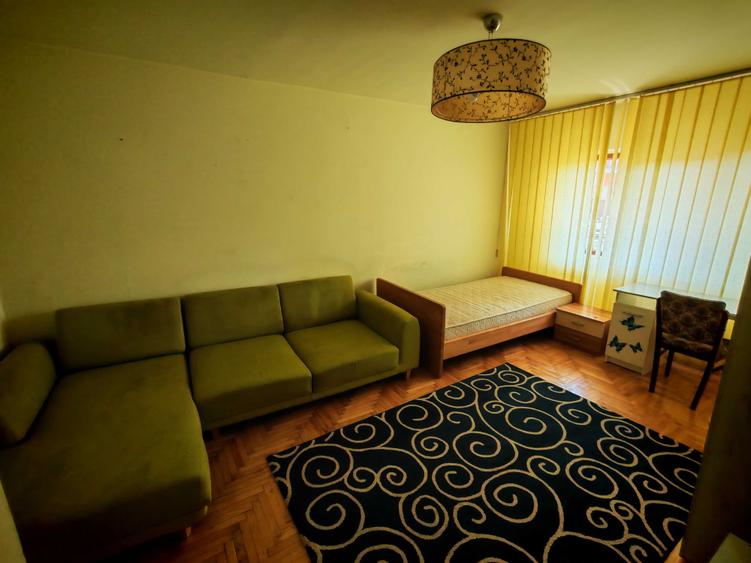 Apartament cu 3 camere decomandat în Dosu Bricii
