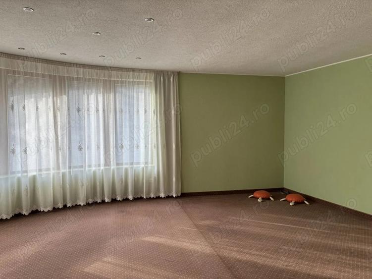 Casă cu 6 camere cu Teren 608 Mp în Câlnic
