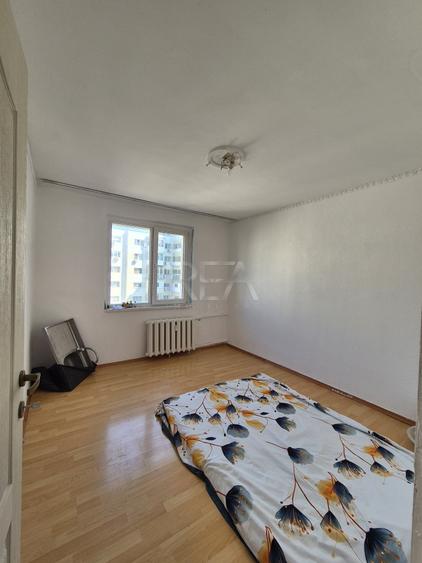 Apartament cu 3 camere decomandat, mobilat în Basarabia