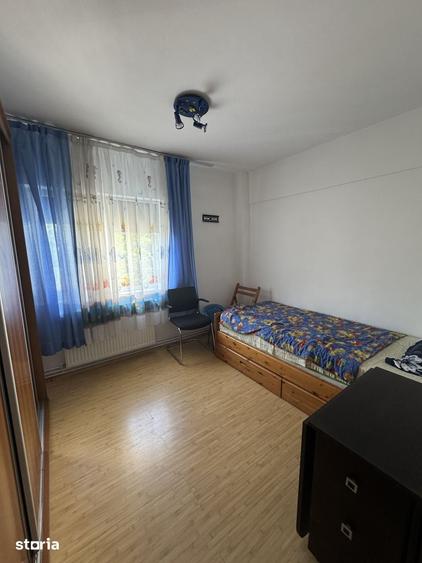 Apartament cu 3 camere în Traian