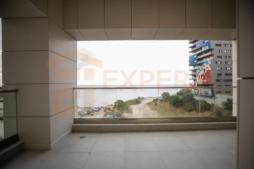 Apartament cu 3 camere decomandat în Faleza Nord