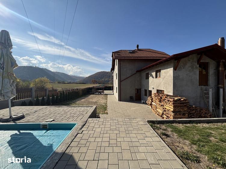 Casă cu Teren 1100 Mp în Gilău