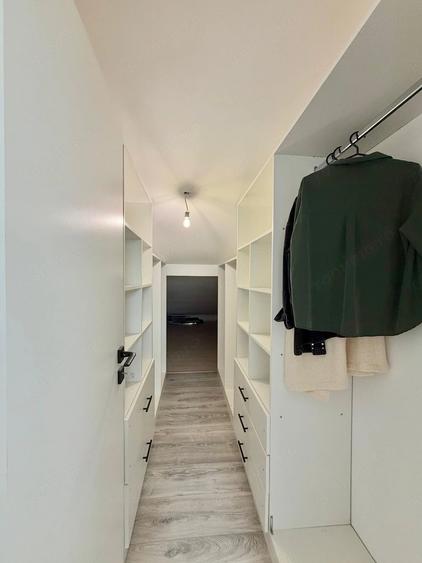 Casă cu 4 camere cu Teren 218 Mp în Plopi