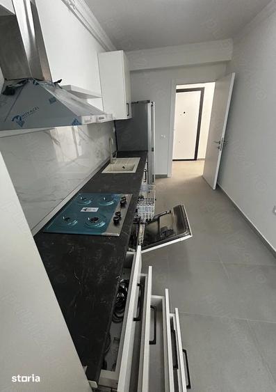 Apartament cu 3 camere decomandat, mobilat în Energia
