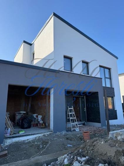 Duplex cu 4 camere cu Canalizare în Dezmir