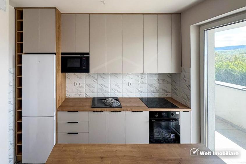 Apartament cu 3 camere semidecomandat, mobilat în Între Lacuri