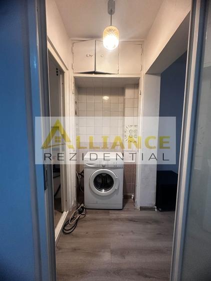 Apartament cu 2 camere semidecomandat, mobilat în Berceni