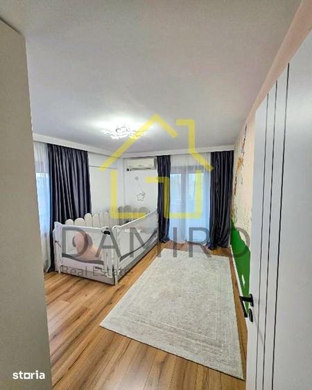 Apartament cu 3 camere decomandat în Vitan