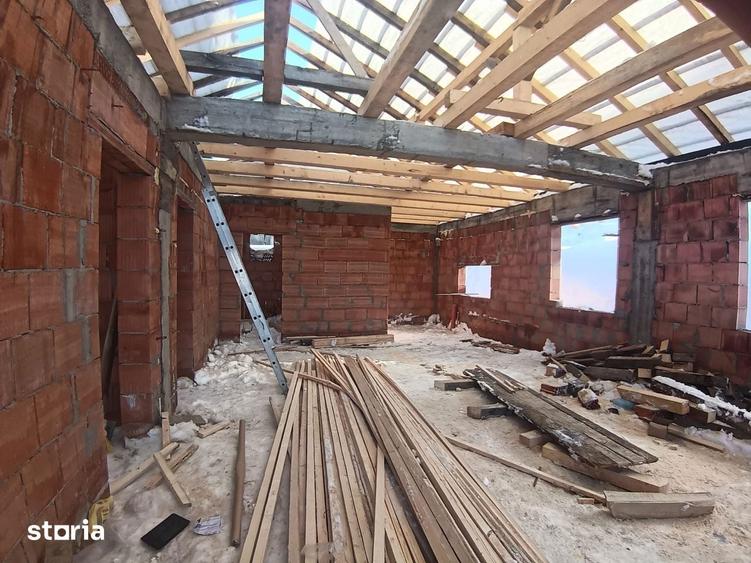 Casă cu 3 camere cu Teren 500 Mp în Central