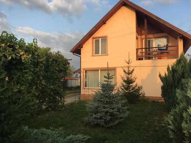 Casă cu 4 camere în Cetatea