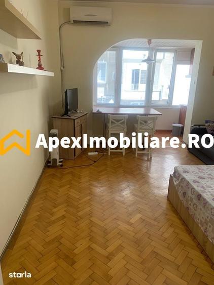 Garsonieră decomandată în Cișmigiu