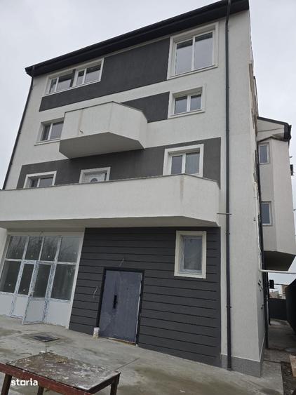 Casă cu 4 camere în Ovidiu
