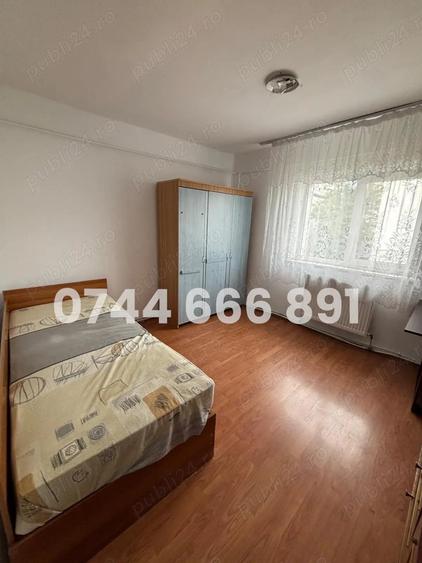 Apartament cu 3 camere decomandat în Energiei