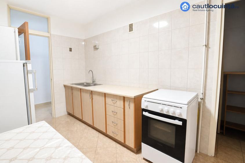 Apartament cu 3 camere decomandat, mobilat în Rahova