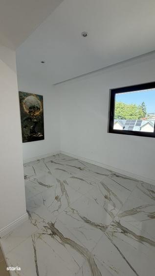 Apartament cu 4 camere în Sud