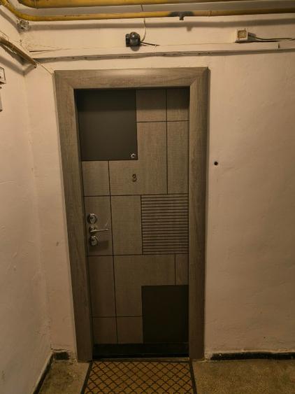 Apartament cu 3 camere decomandat în Metalurgie