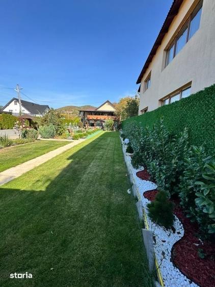Casă cu 6 camere cu Teren 4000 Mp în Firiza