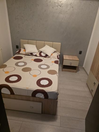 Apartament cu 3 camere decomandat în Ostroveni