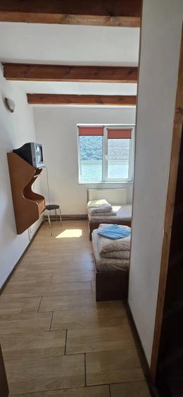 Spațiu comercial, de 700 mp, în Berzasca