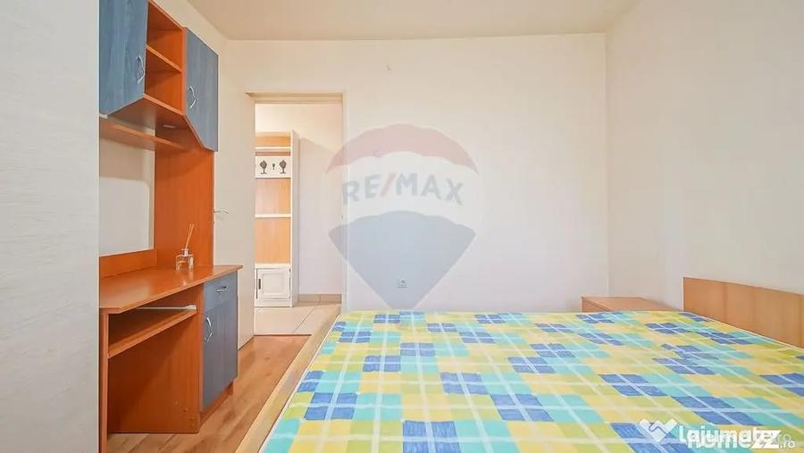 Apartament cu 3 camere semidecomandat în Astra