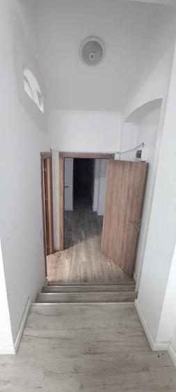 Birou, de 87 mp, în Calea Călărașilor
