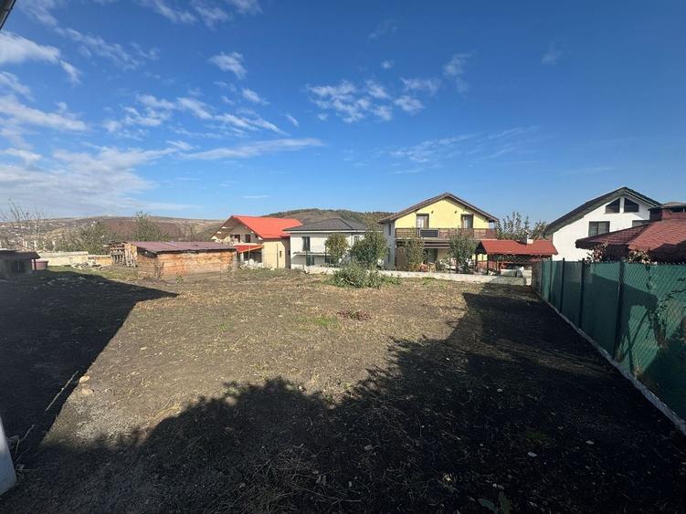 Casă individuală cu 3 camere cu Canalizare în Câmpenești