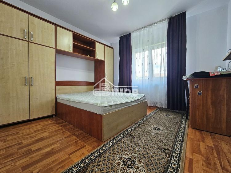 Apartament cu 3 camere, mobilat în Micro 3
