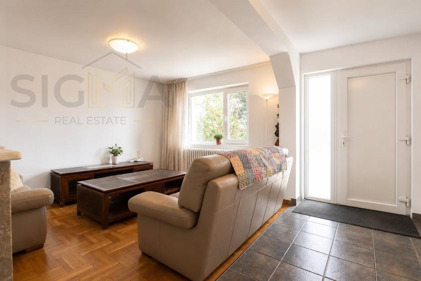 Duplex cu 10 camere cu Canalizare în Zorilor