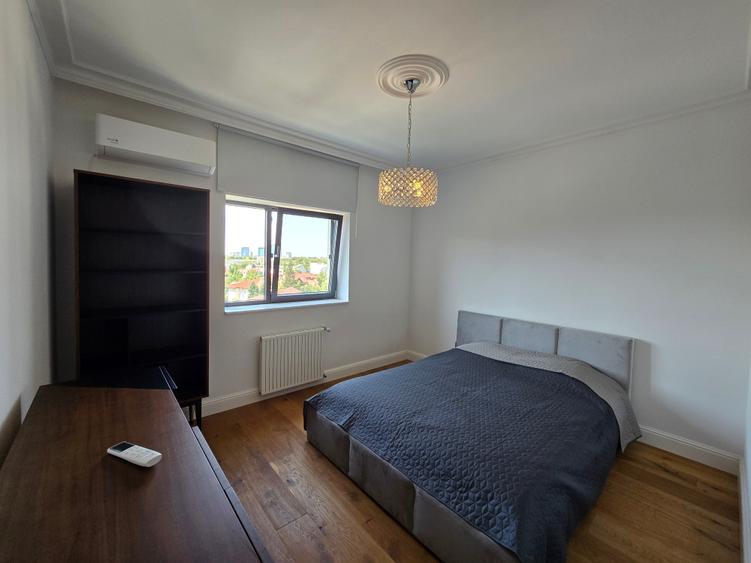 Apartament cu 4 camere decomandat în Barbu Văcărescu