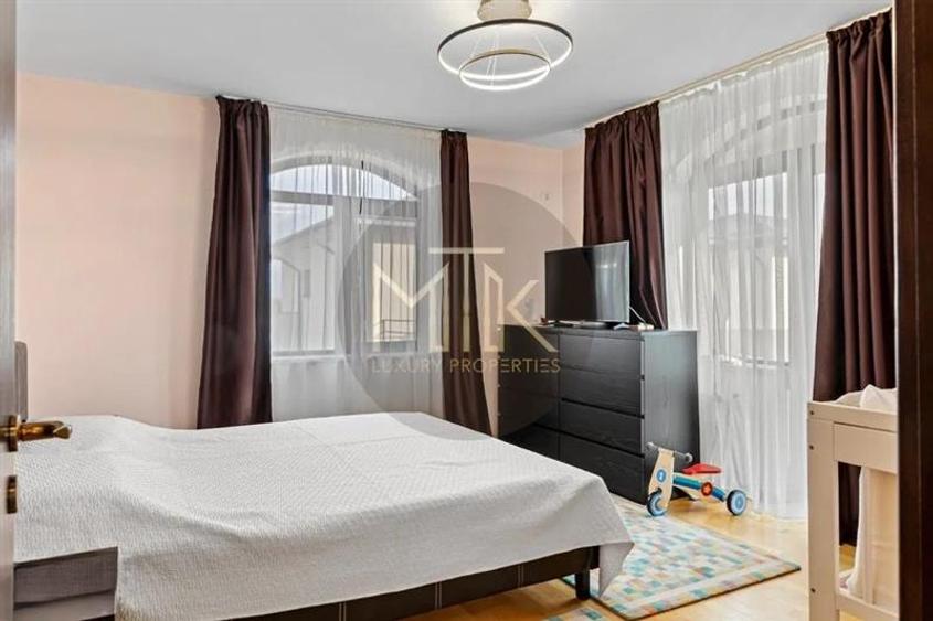 Casă individuală cu 6 camere cu Teren 1057 Mp în Ultracentral