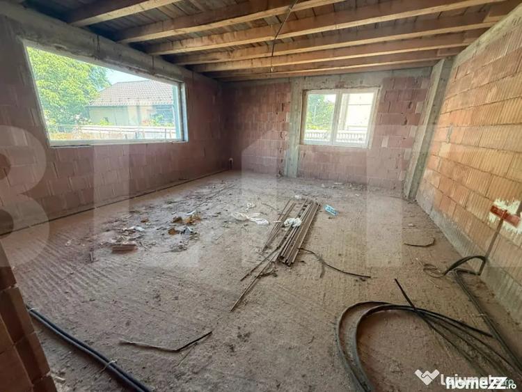 Casă cu 4 camere cu Teren 1057 Mp în Central