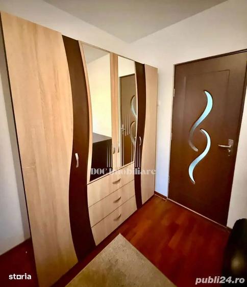 Apartament cu 3 camere semidecomandat, mobilat în Dămăroaia