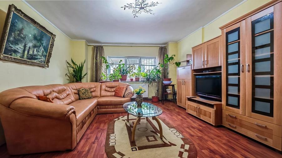 Apartament cu 3 camere decomandat, mobilat în Agigea