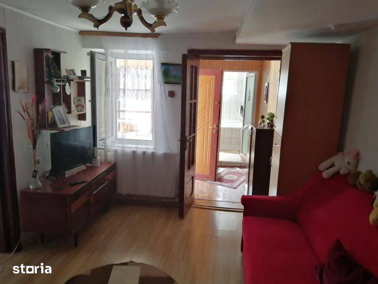 Casă cu 2 camere semidecomandat cu Teren 115 Mp în Calea Galați