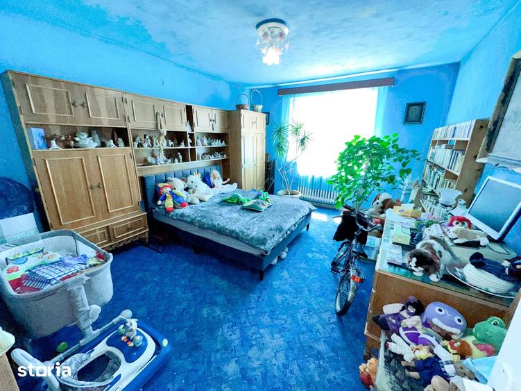 Casă cu 4 camere cu Teren 998 Mp în Central