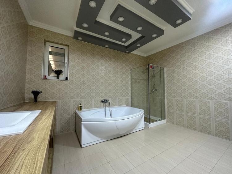 Casă individuală cu 4 camere cu Canalizare în Central