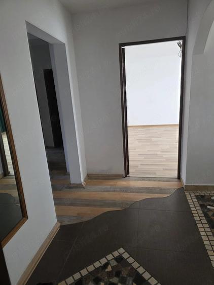 Apartament cu 3 camere decomandat, mobilat în Nord