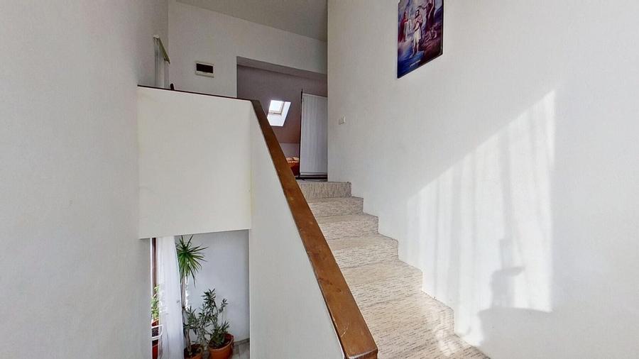 Casă individuală cu 5 camere cu Teren 377 Mp în Berceni