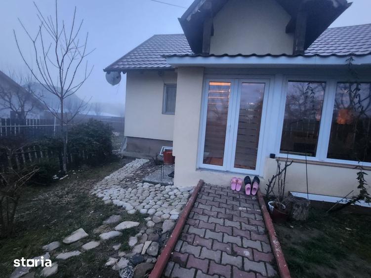 Casă cu 3 camere cu Teren 331 Mp în Măgura