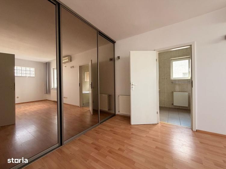 Casă cu 4 camere în Floreasca