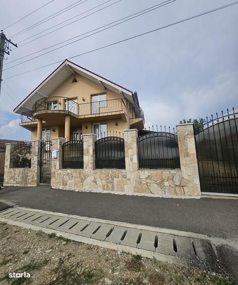 Casă cu 4 camere semidecomandat în Fughiu