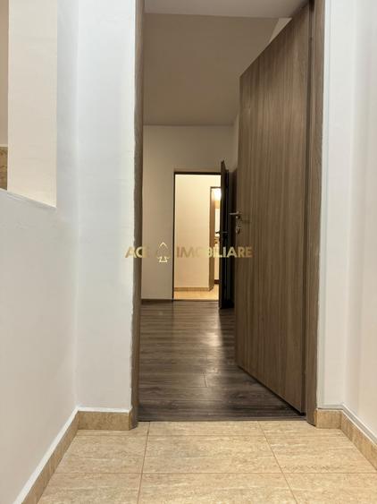 Apartament cu 3 camere semidecomandat, mobilat în Titan